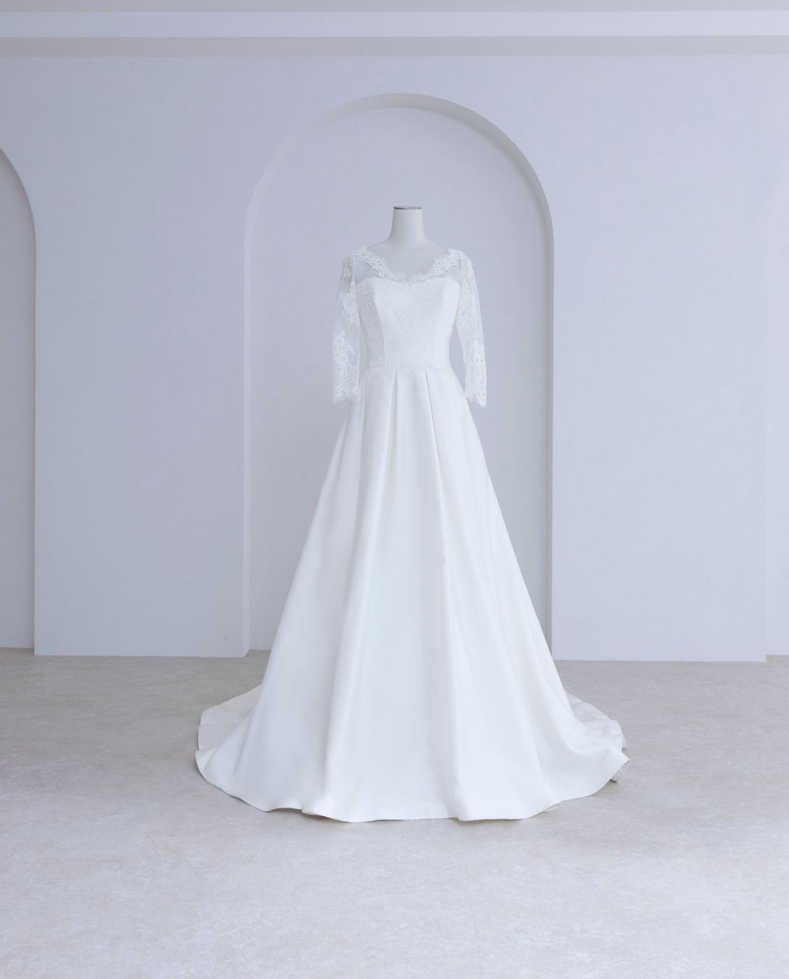 CAROLINE CASTIGLIANO：CC947